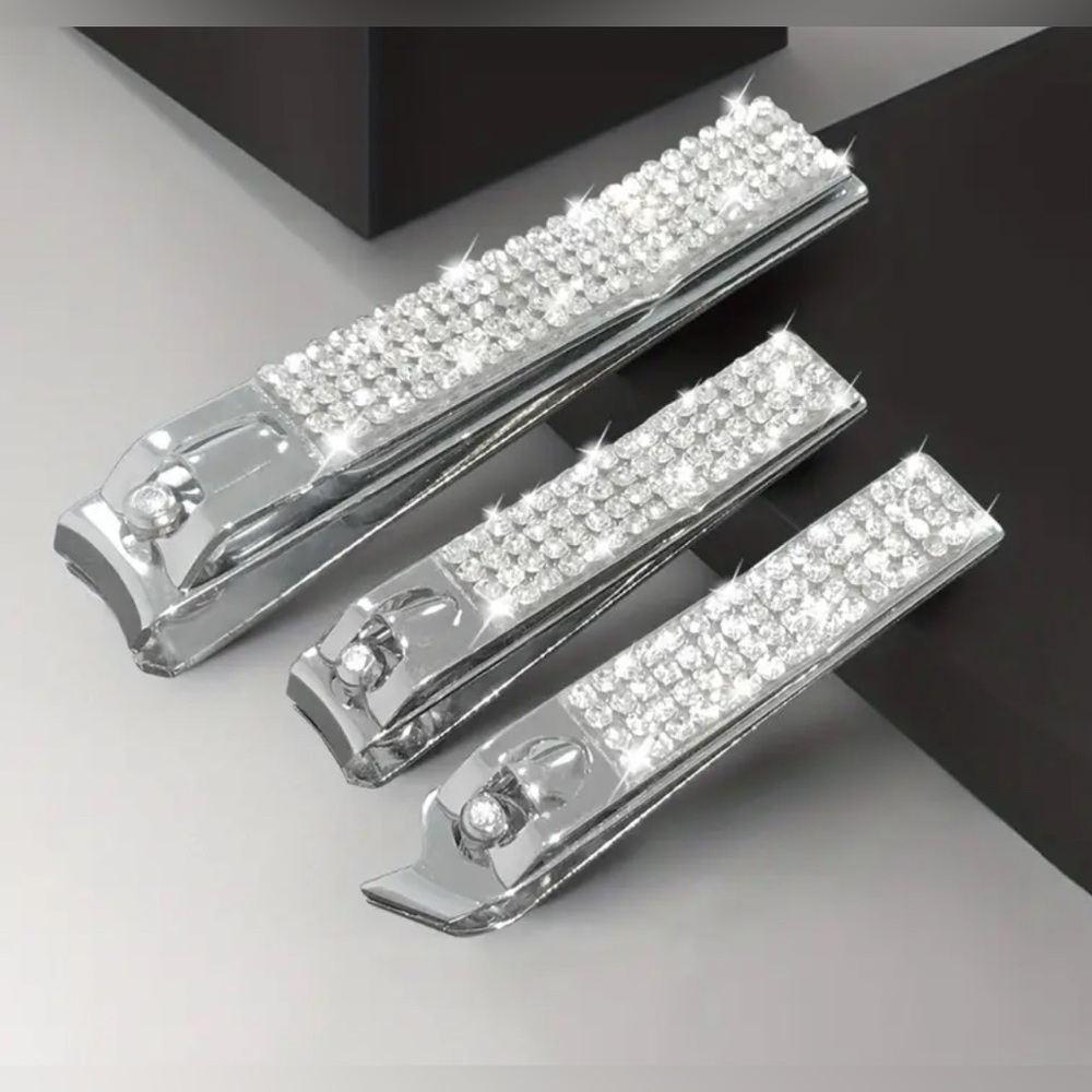 Nail Clipper 3pcs set W/Rhinestone Accent Storage~ Rhinestone Accent ⭐️🆕⭐️ - Picture 2 of 11